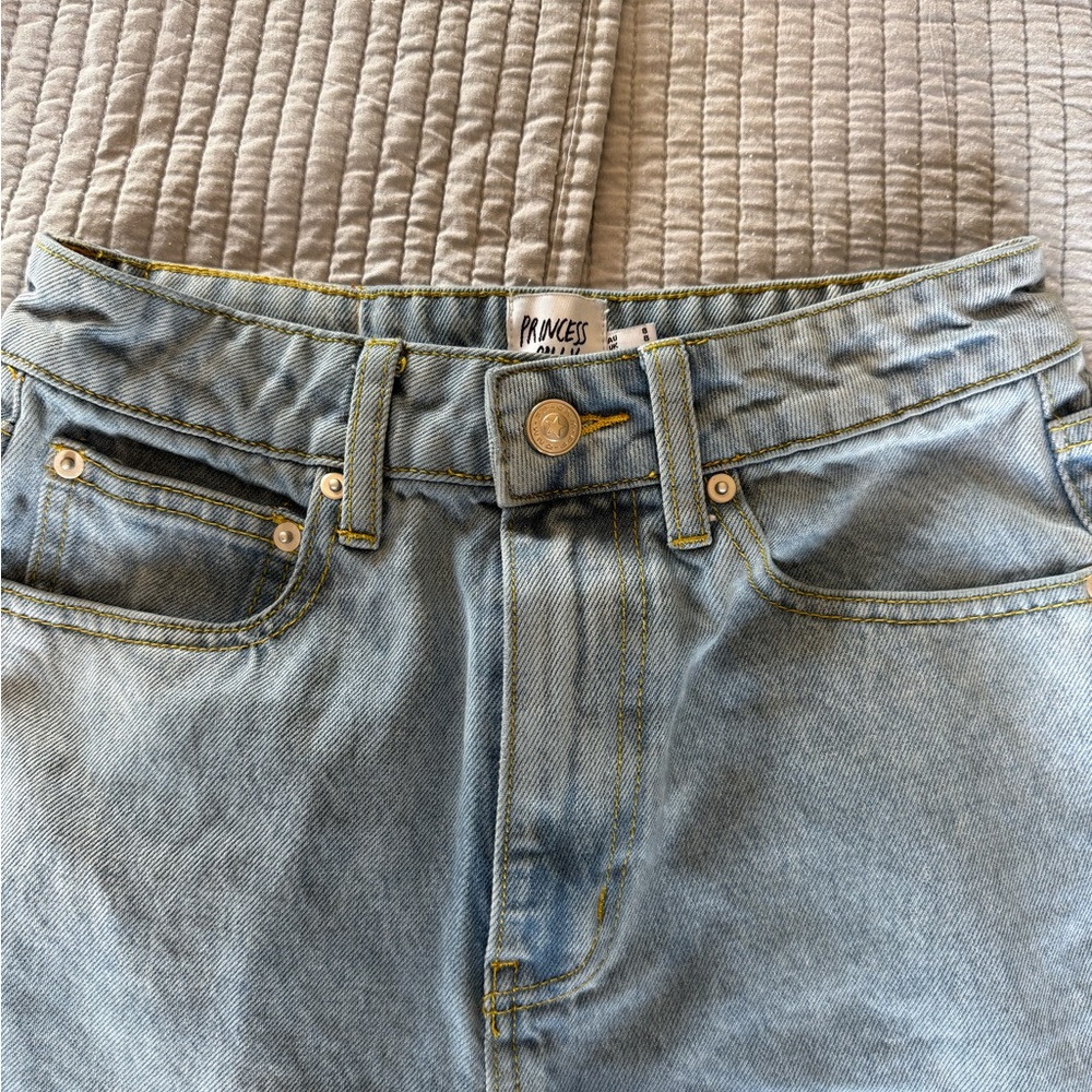 Princess Polly Light Washed Ripped Jeans Size 4